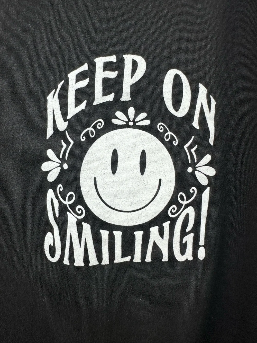 french pastry Black 'Keep On Smiling' Short Sleeve Tee